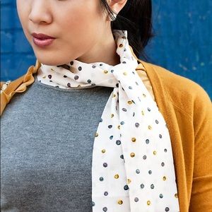 NWOT Thin sweater vest with built in scarf